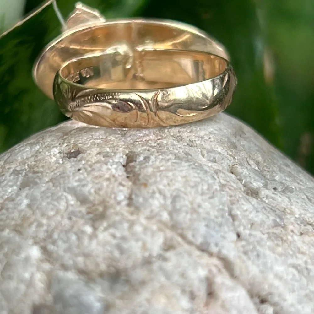 14k gold ring with horse and crosshatch background - Picture 7 of 17